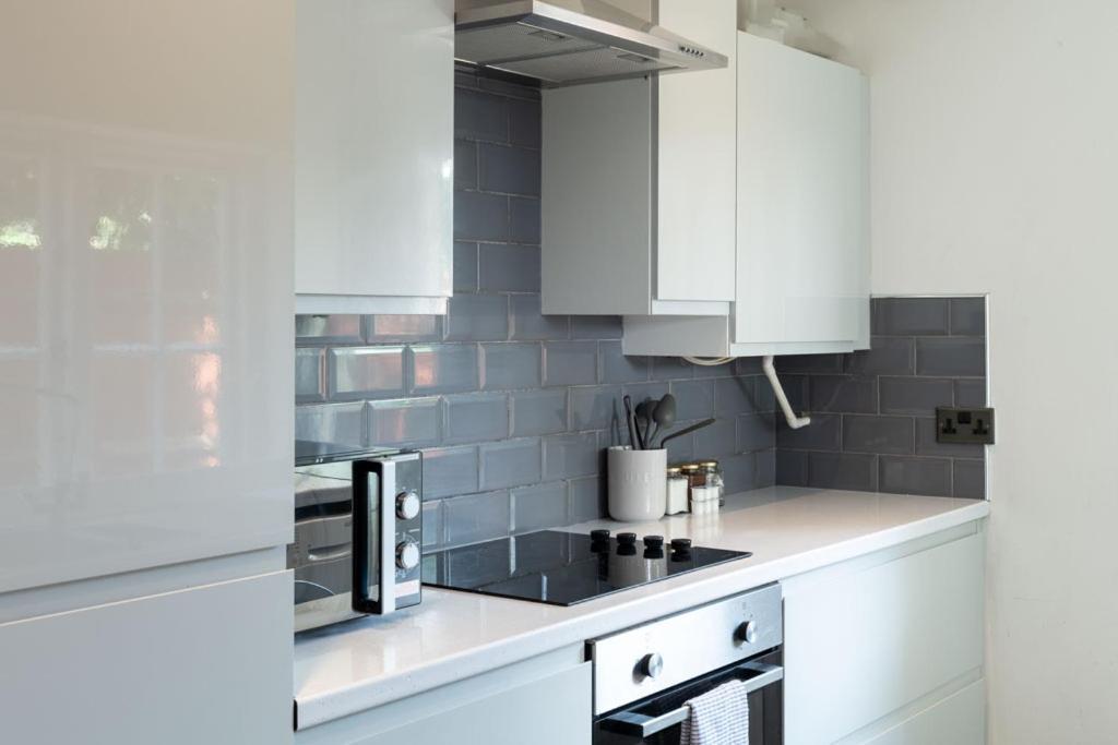 Stylish & Spacious City Centre 3-Bedroom Townhouse - Sleeps 6 Canterbury Zewnętrze zdjęcie